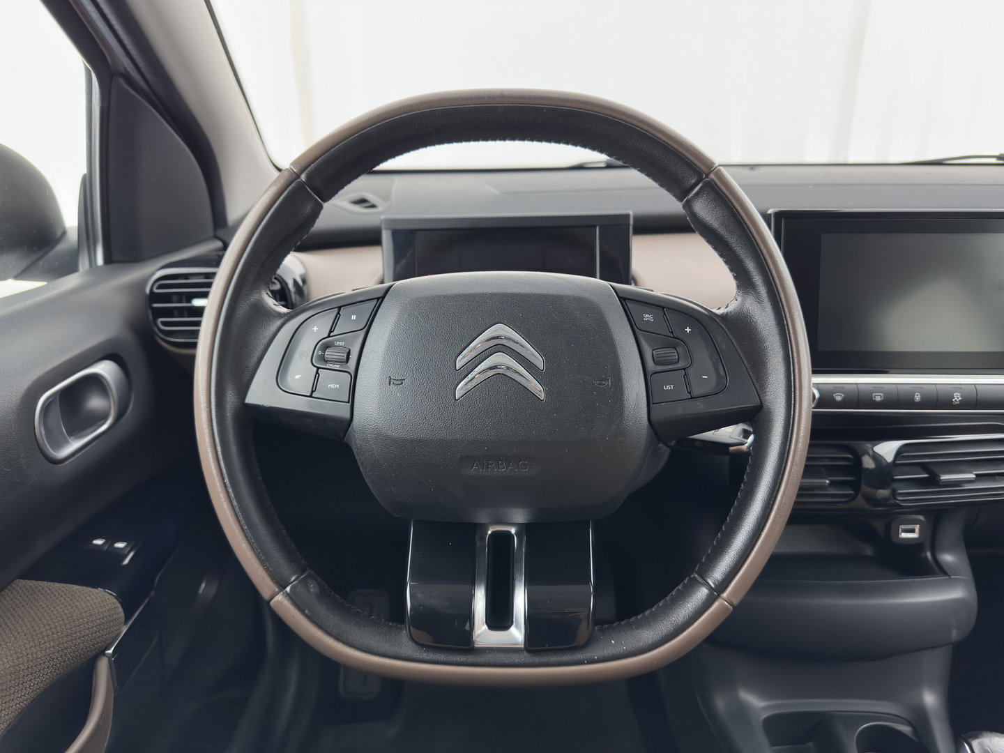 Citroën C4 Cactus 1.2 PureTech Business *NAVI-FULLMAP | ECC | PRIVACY-GLASS | PDC | CRUISE | COMFORT-SEATS | TOWBAR*