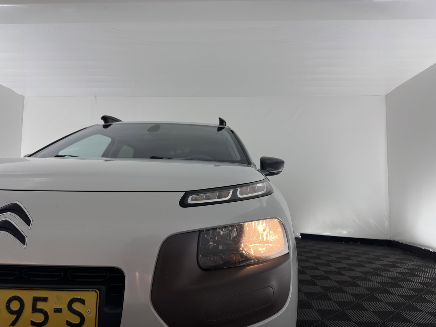Citroën C4 Cactus 1.2 PureTech Business *NAVI-FULLMAP | ECC | PRIVACY-GLASS | PDC | CRUISE | COMFORT-SEATS | TOWBAR*