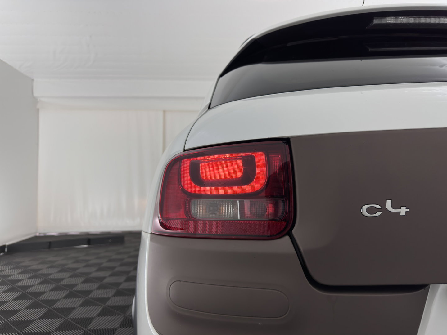 Citroën C4 Cactus 1.2 PureTech Business *NAVI-FULLMAP | ECC | PRIVACY-GLASS | PDC | CRUISE | COMFORT-SEATS | TOWBAR*