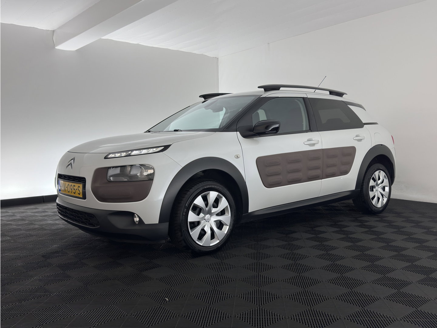 Citroën C4 Cactus 1.2 PureTech Business *NAVI-FULLMAP | ECC | PRIVACY-GLASS | PDC | CRUISE | COMFORT-SEATS | TOWBAR*