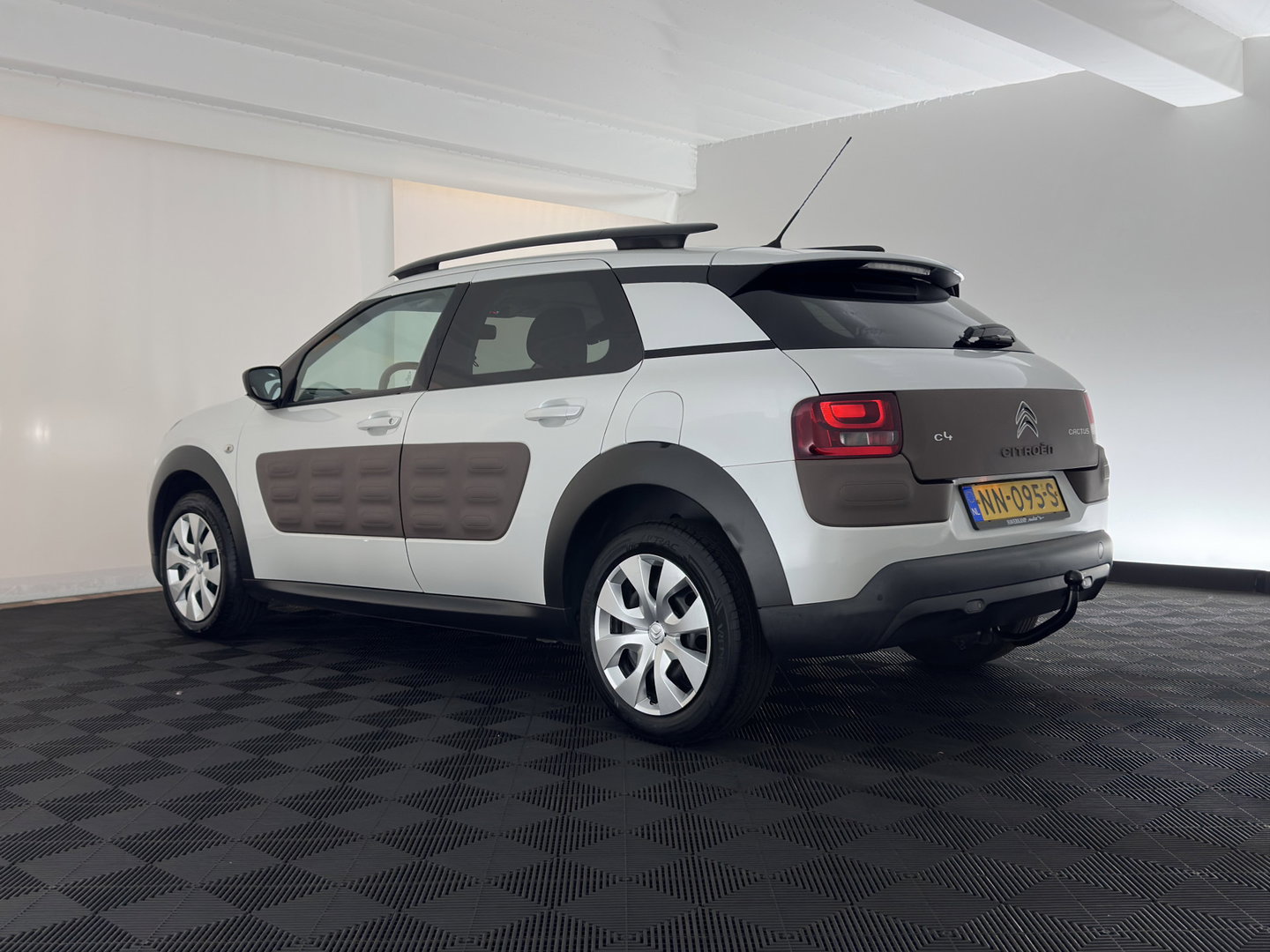 Citroën C4 Cactus 1.2 PureTech Business *NAVI-FULLMAP | ECC | PRIVACY-GLASS | PDC | CRUISE | COMFORT-SEATS | TOWBAR*