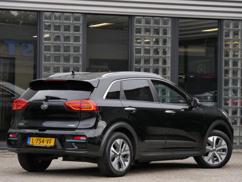 Kia e-Niro 64kWh DYNAMICPLUSLINE/ SCHUIFDAK/ SOH 97%/ NL-AUTO 1STE EIGENAAR