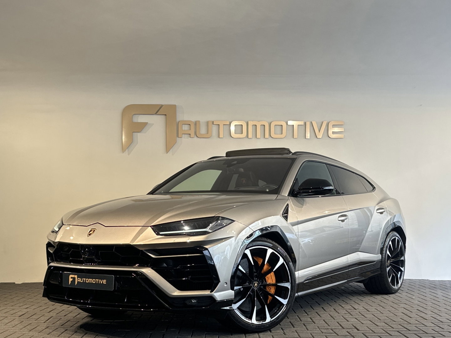 Lamborghini Urus 4.0 V8 Pano|Ceramic|B&O 3D|360 Camera|Massage