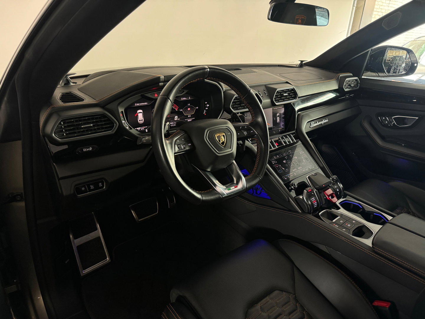 Lamborghini Urus 4.0 V8 Pano|Ceramic|B&O 3D|360 Camera|Massage