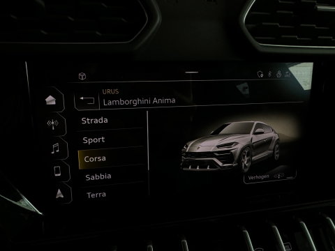 Lamborghini Urus 4.0 V8 Pano|Ceramic|B&O 3D|360 Camera|Massage