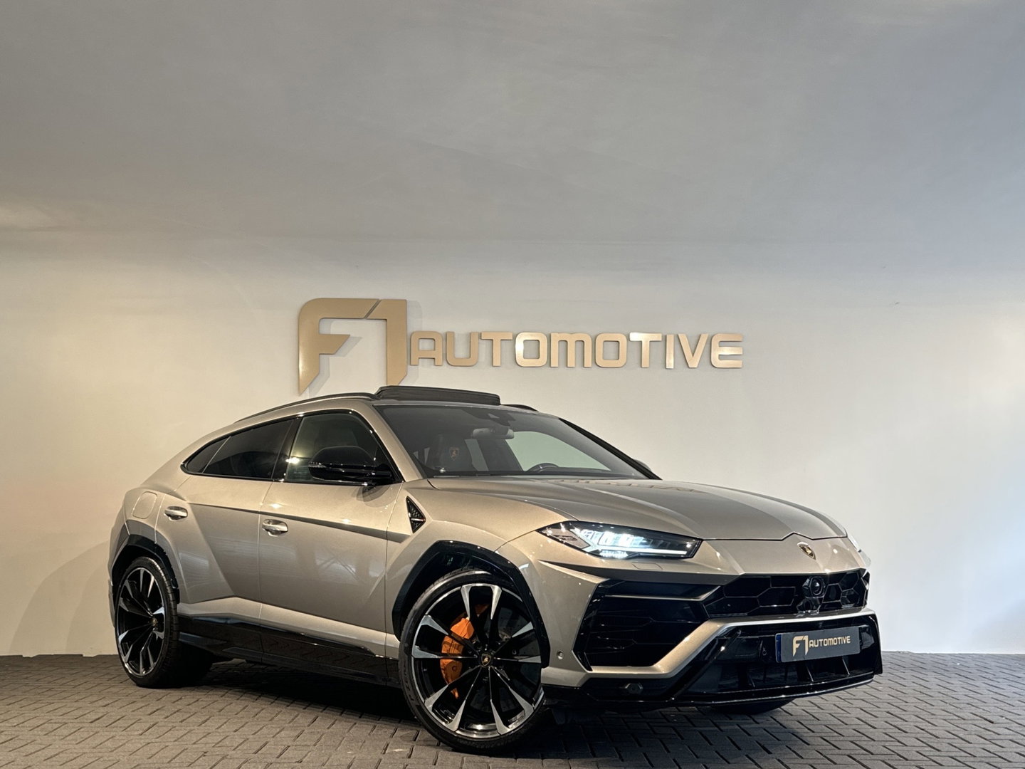 Lamborghini Urus 4.0 V8 Pano|Ceramic|B&O 3D|360 Camera|Massage