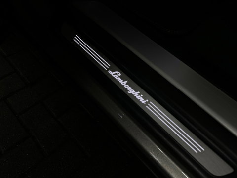 Lamborghini Urus 4.0 V8 Pano|Ceramic|B&O 3D|360 Camera|Massage