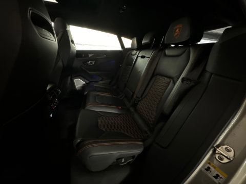 Lamborghini Urus 4.0 V8 Pano|Ceramic|B&O 3D|360 Camera|Massage