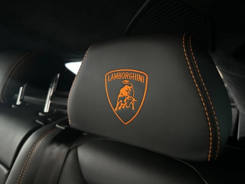 Lamborghini Urus 4.0 V8 Pano|Ceramic|B&O 3D|360 Camera|Massage