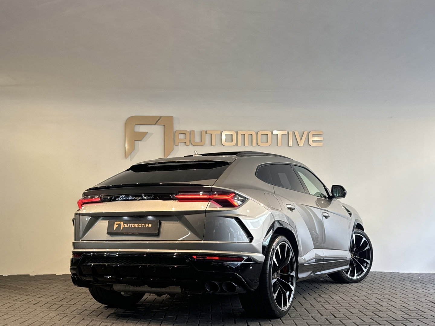 Lamborghini Urus 4.0 V8 Pano|Ceramic|B&O 3D|360 Camera|Massage