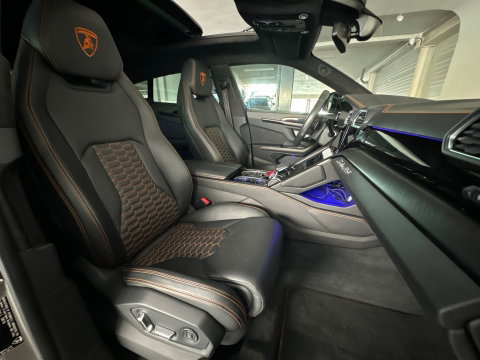 Lamborghini Urus 4.0 V8 Pano|Ceramic|B&O 3D|360 Camera|Massage
