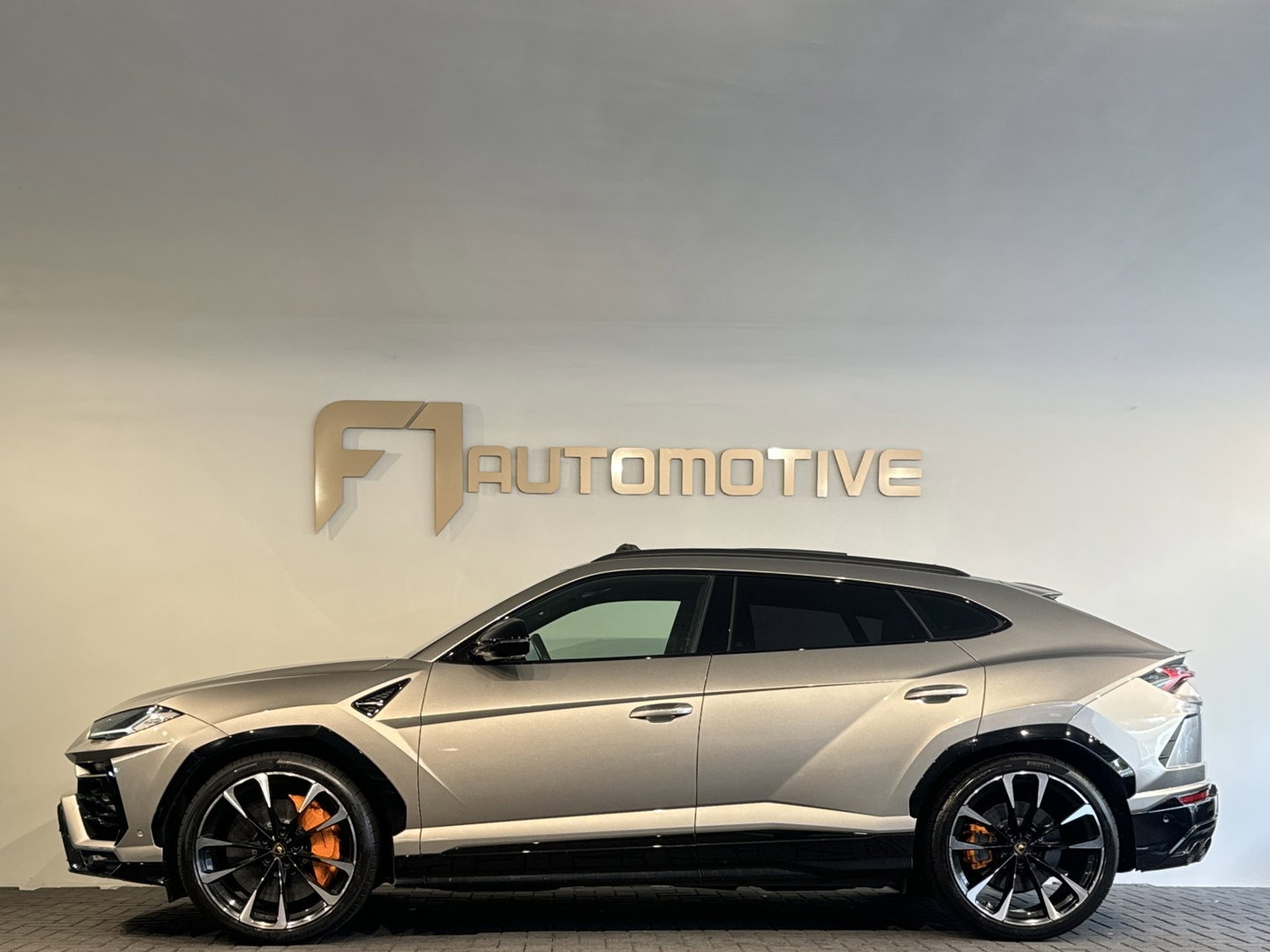 Lamborghini Urus 4.0 V8 Pano|Ceramic|B&O 3D|360 Camera|Massage