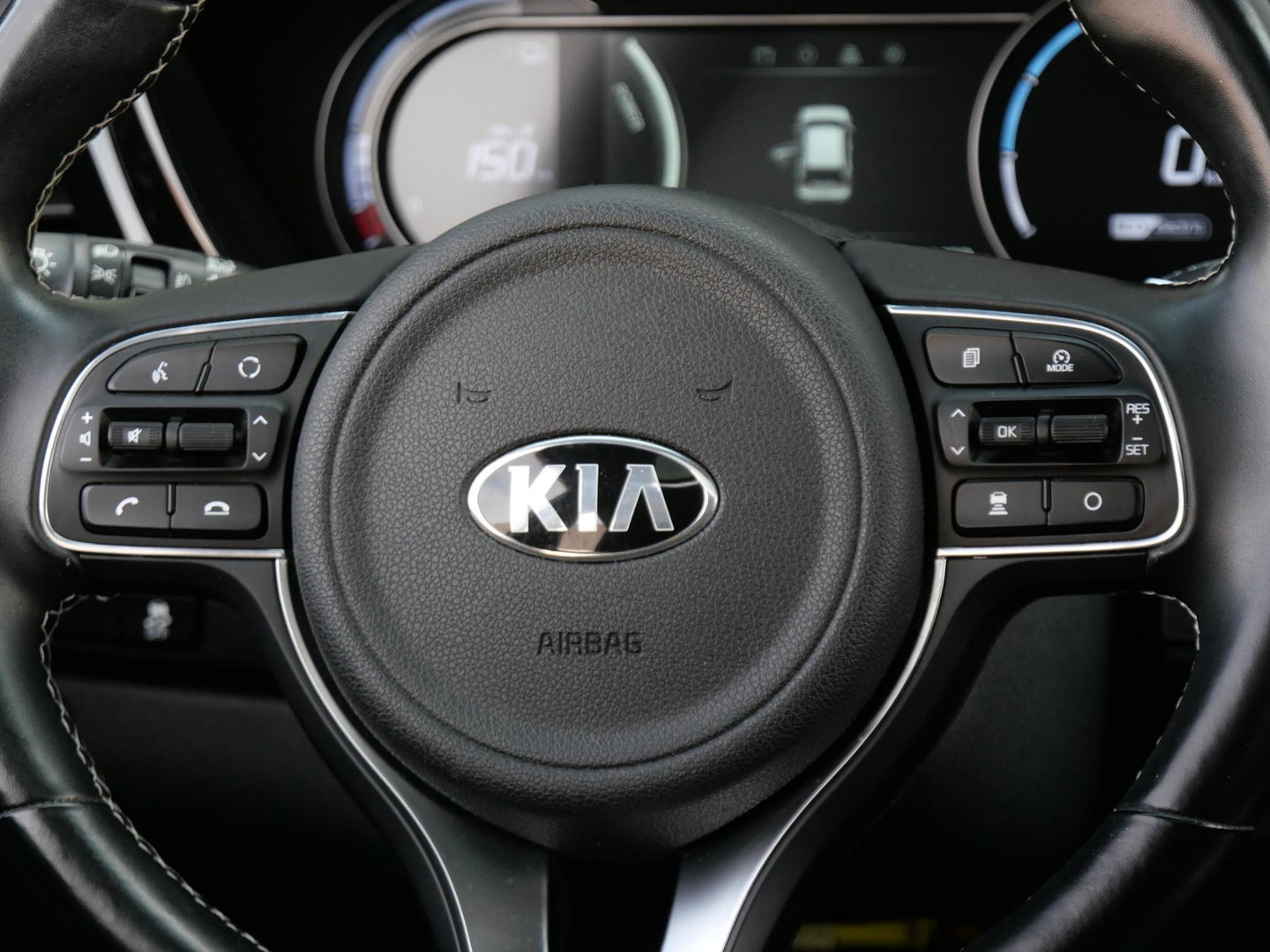Kia e-Niro 64kWh DYNAMICPLUSLINE/ SCHUIFDAK/ SOH 97%/ NL-AUTO 1STE EIGENAAR