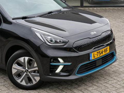 Kia e-Niro 64kWh DYNAMICPLUSLINE/ SCHUIFDAK/ SOH 97%/ NL-AUTO 1STE EIGENAAR