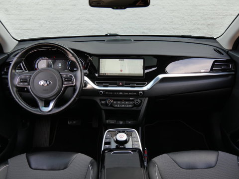 Kia e-Niro 64kWh DYNAMICPLUSLINE/ SCHUIFDAK/ SOH 97%/ NL-AUTO 1STE EIGENAAR