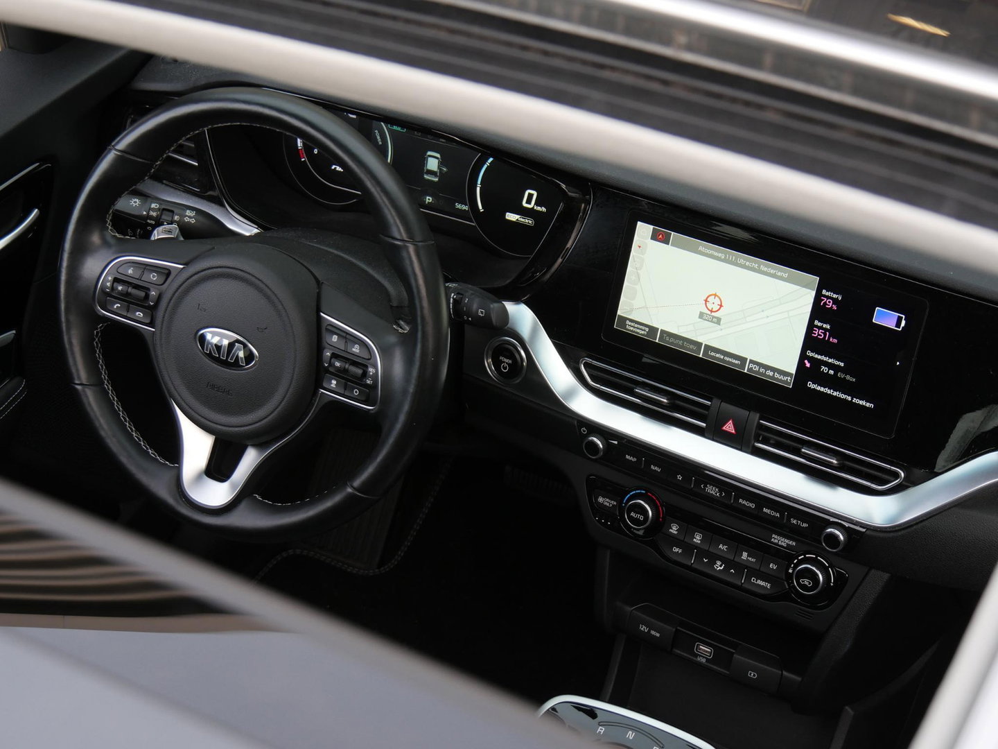 Kia e-Niro 64kWh DYNAMICPLUSLINE/ SCHUIFDAK/ SOH 97%/ NL-AUTO 1STE EIGENAAR