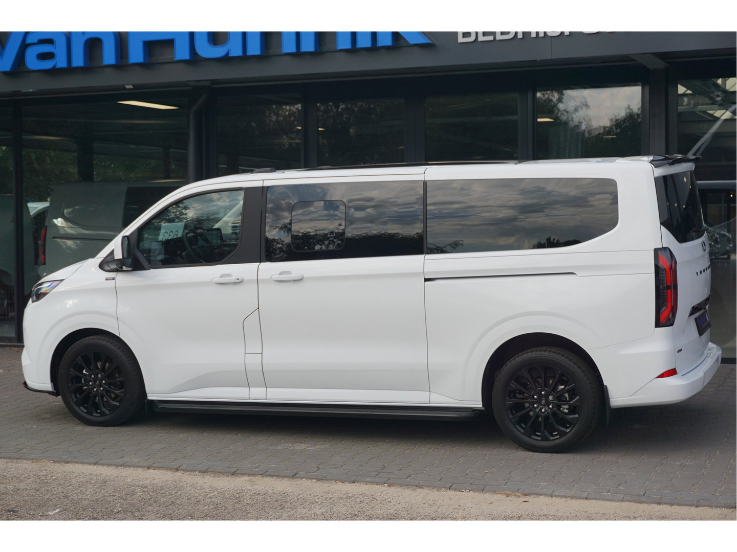 Ford Transit Custom Tourneo 340L 2.5 PHEV 233PK JWR EDITION PRIJS INCL. BPM Leder, 19" LM, B&O, Pano, Elec. Schuifdeur, Trekhaak!! NR. TR19