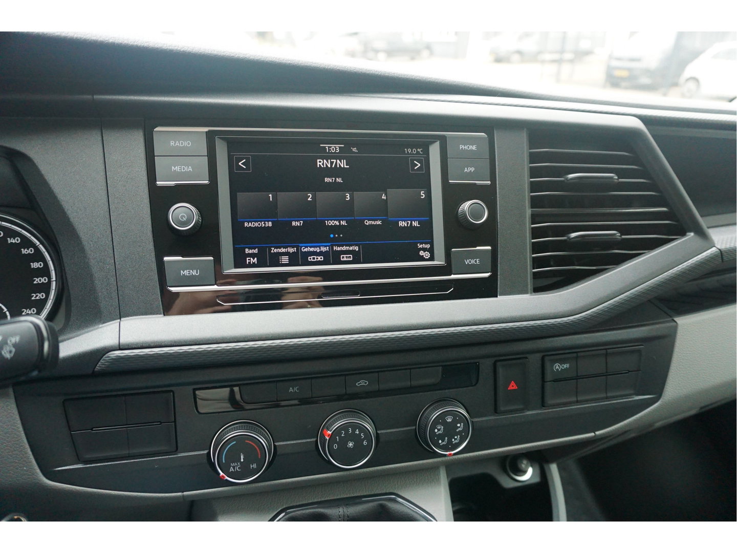 Volkswagen Transporter T6.1 2.0TDI 150PK BPM VRIJ!! App Connect, Cruise, Airco, LED!! NR. 128