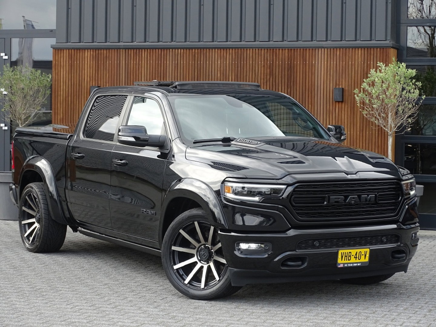 Dodge Ram 1500 5.7 V8 402PK 4X4 Limited / Harman Kardon / pano / *NAP* / BTW