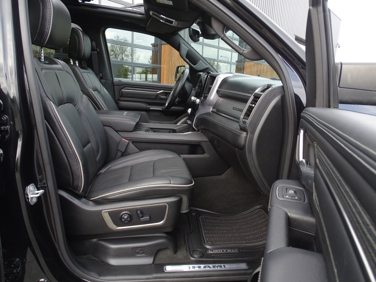 Dodge Ram 1500 5.7 V8 402PK 4X4 Limited / Harman Kardon / pano / *NAP* / BTW