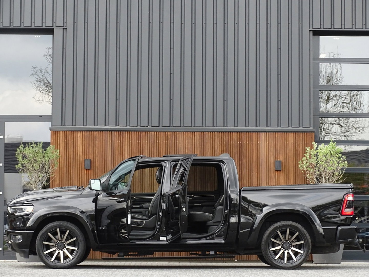 Dodge Ram 1500 5.7 V8 402PK 4X4 Limited / Harman Kardon / pano / *NAP* / BTW