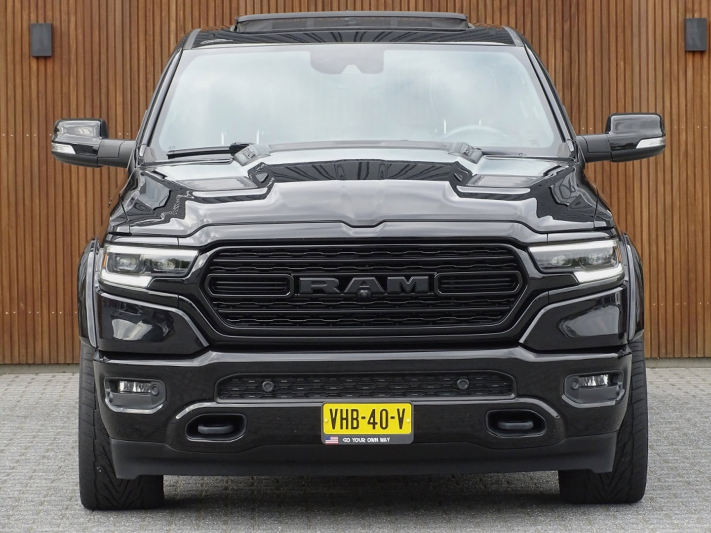 Dodge Ram 1500 5.7 V8 402PK 4X4 Limited / Harman Kardon / pano / *NAP* / BTW