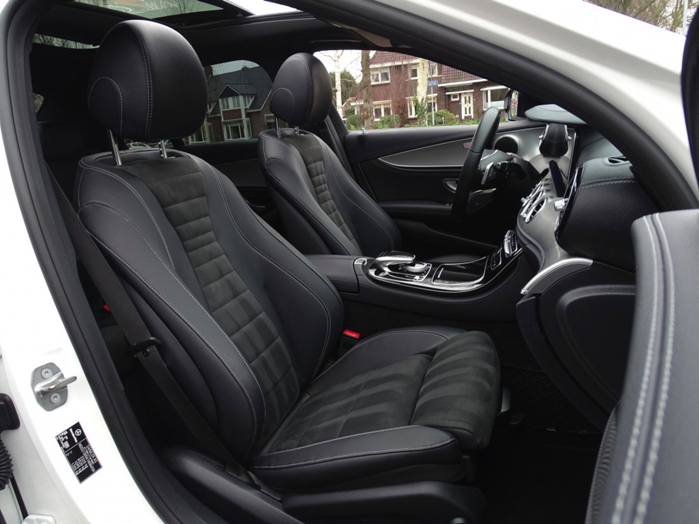 Mercedes-Benz E-Klasse 220 d automaat / Prestige Plus / AMG pakket / LED
