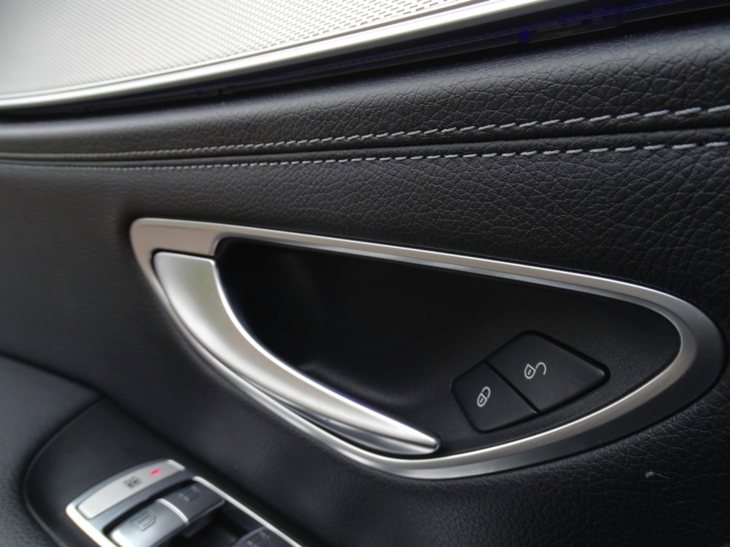 Mercedes-Benz E-Klasse 220 d automaat / Prestige Plus / AMG pakket / LED