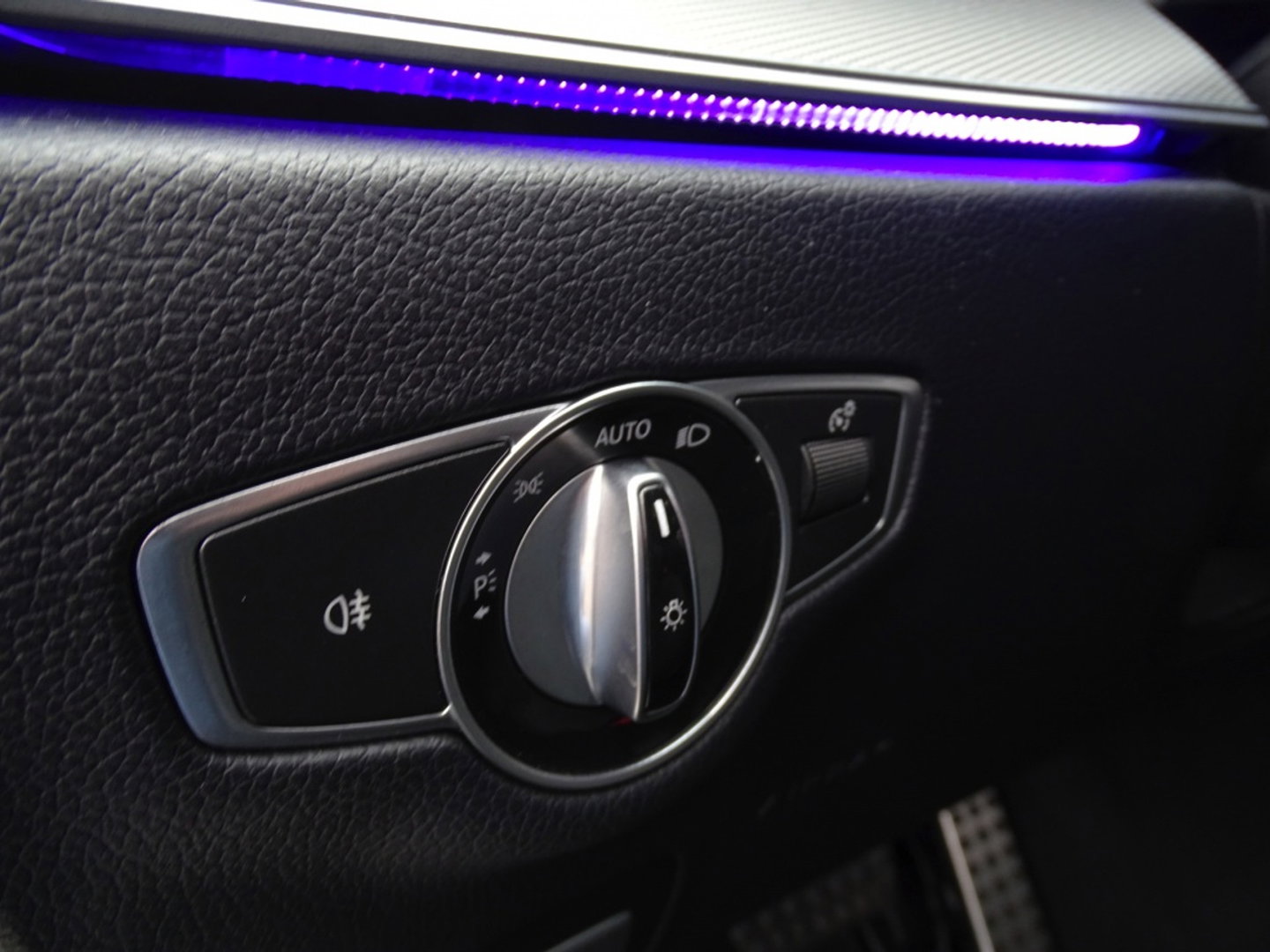 Mercedes-Benz E-Klasse 220 d automaat / Prestige Plus / AMG pakket / LED