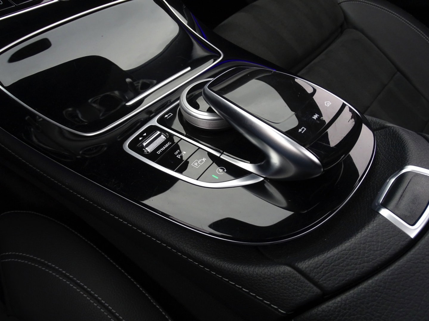 Mercedes-Benz E-Klasse 220 d automaat / Prestige Plus / AMG pakket / LED