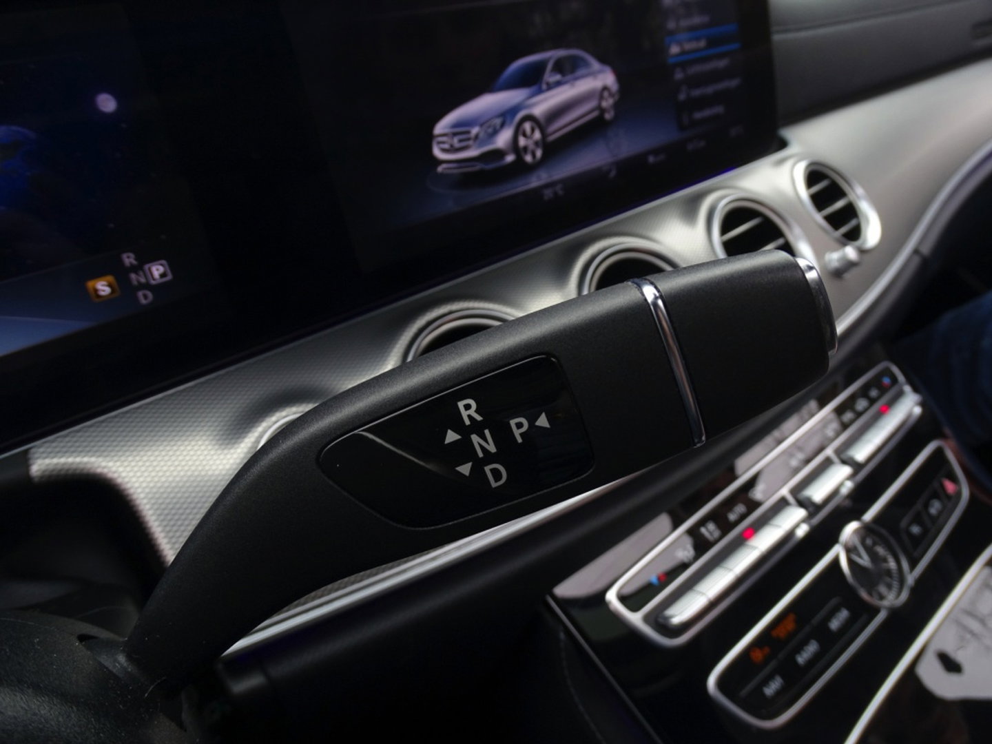 Mercedes-Benz E-Klasse 220 d automaat / Prestige Plus / AMG pakket / LED