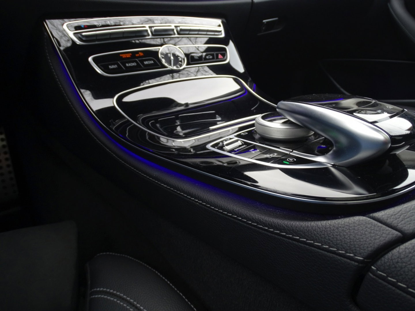 Mercedes-Benz E-Klasse 220 d automaat / Prestige Plus / AMG pakket / LED