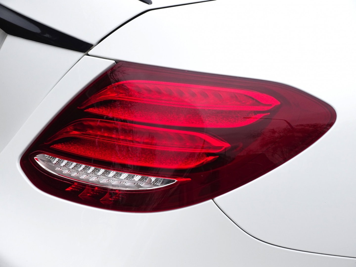 Mercedes-Benz E-Klasse 220 d automaat / Prestige Plus / AMG pakket / LED