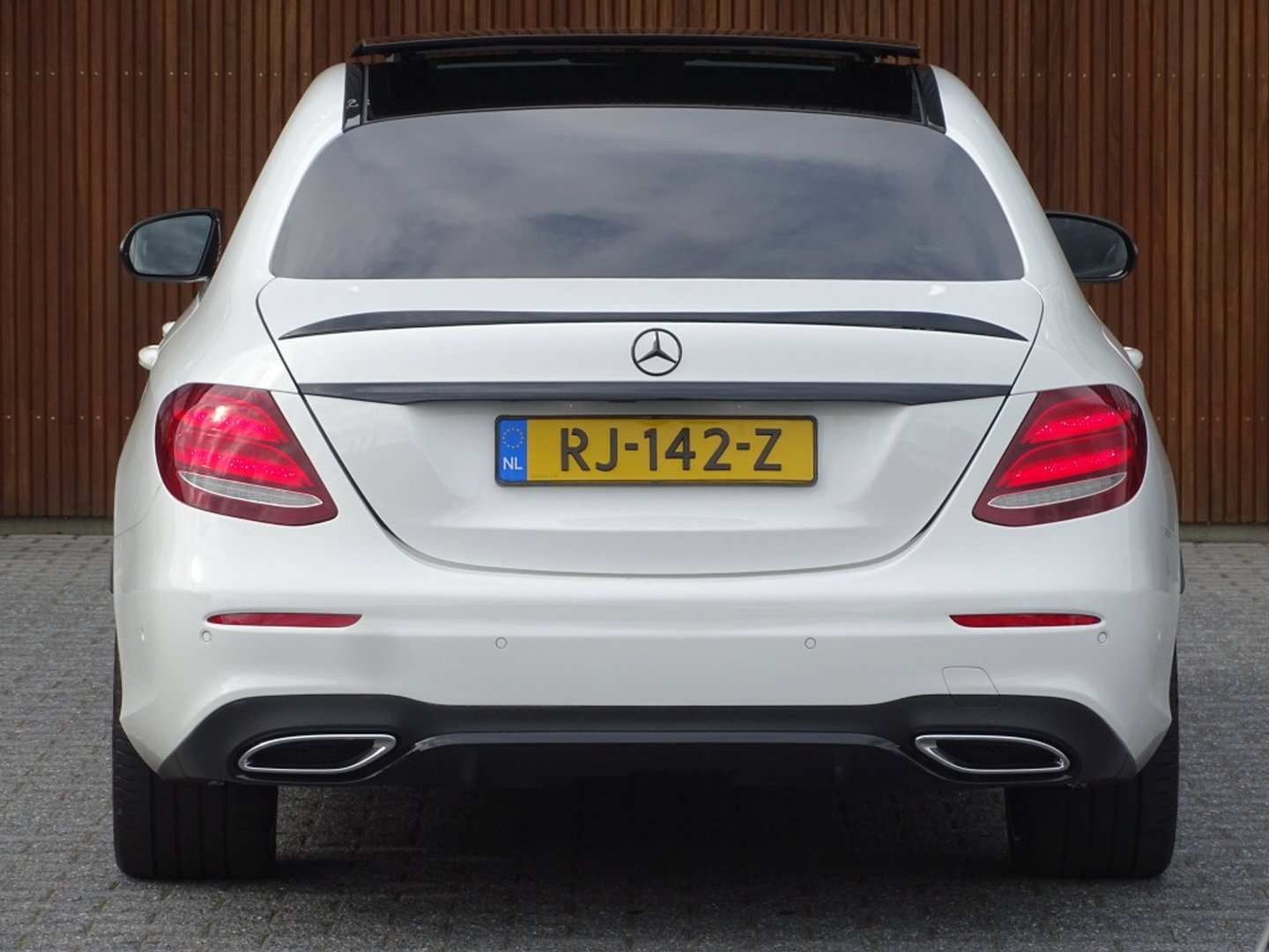 Mercedes-Benz E-Klasse 220 d automaat / Prestige Plus / AMG pakket / LED
