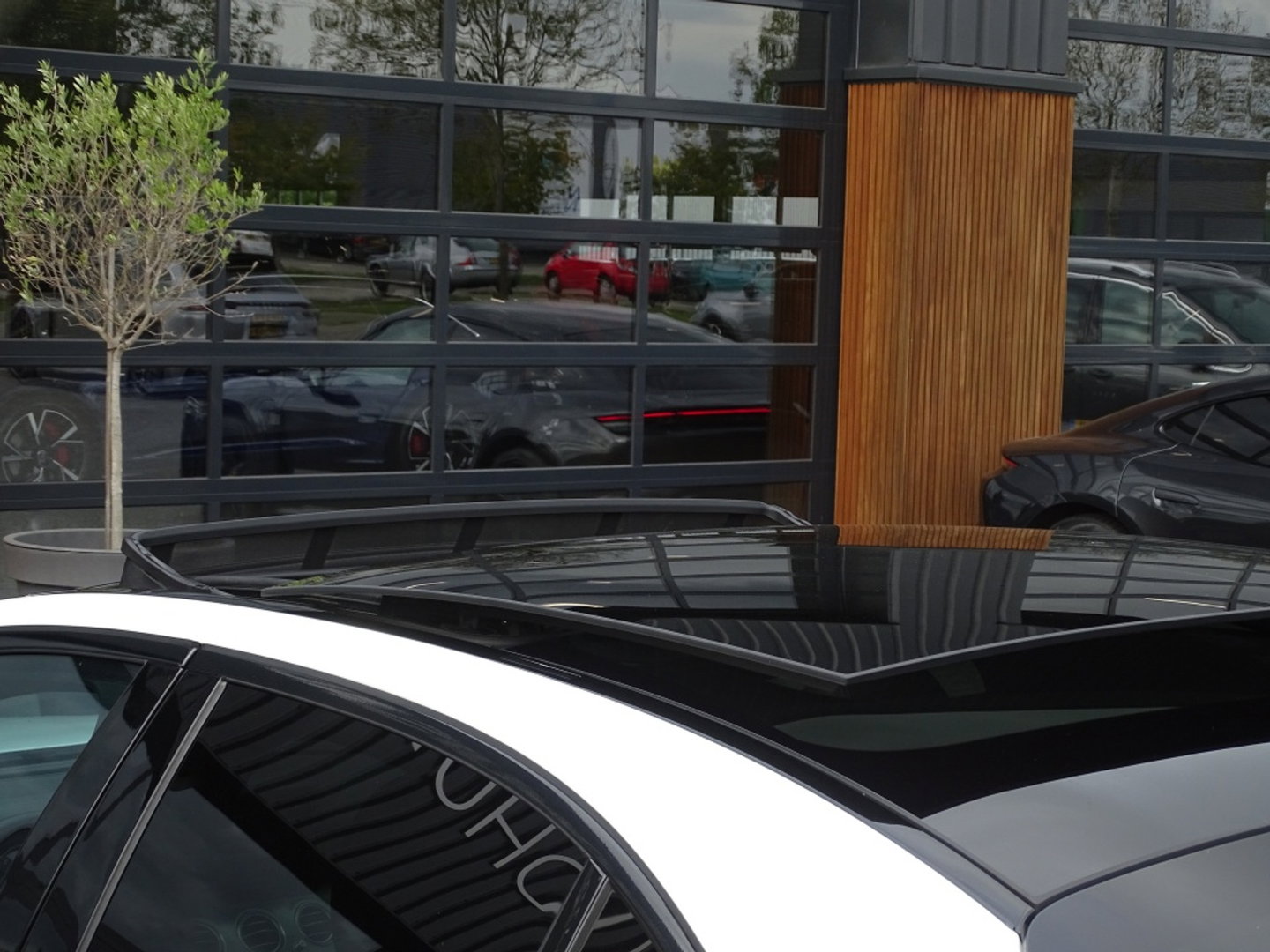 Mercedes-Benz E-Klasse 220 d automaat / Prestige Plus / AMG pakket / LED