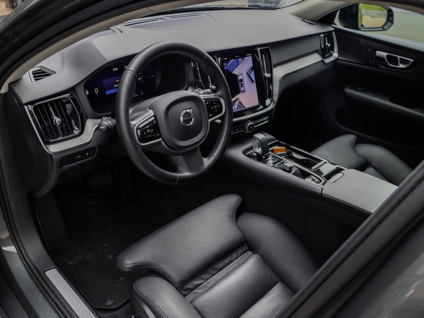 Volvo V60 T8 AWD Plus Dark Forest Lake Pano 360 Cam | 19'' | Thor Lights | Trekhaak wegkl.