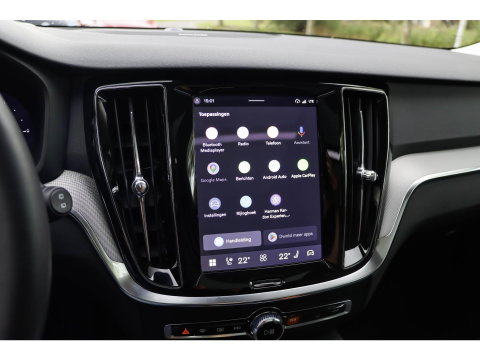 Volvo V60 T8 AWD Plus Dark Forest Lake Pano 360 Cam | 19'' | Thor Lights | Trekhaak wegkl.