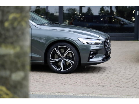 Volvo V60 T8 AWD Plus Dark Forest Lake Pano 360 Cam | 19'' | Thor Lights | Trekhaak wegkl.