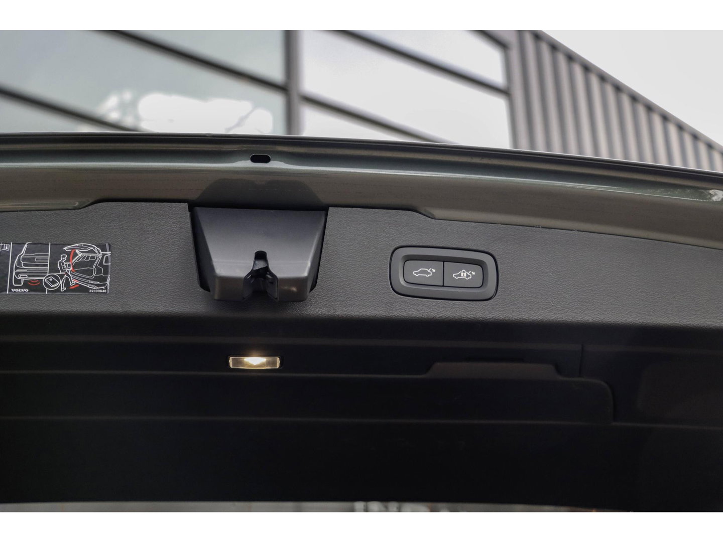 Volvo V60 T8 AWD Plus Dark Forest Lake Pano 360 Cam | 19'' | Thor Lights | Trekhaak wegkl.