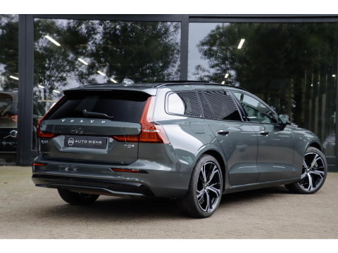 Volvo V60 T8 AWD Plus Dark Forest Lake Pano 360 Cam | 19'' | Thor Lights | Trekhaak wegkl.