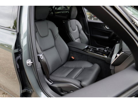 Volvo V60 T8 AWD Plus Dark Forest Lake Pano 360 Cam | 19'' | Thor Lights | Trekhaak wegkl.
