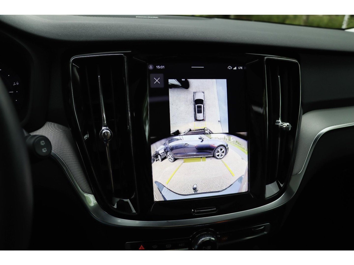 Volvo V60 T8 AWD Plus Dark Forest Lake Pano 360 Cam | 19'' | Thor Lights | Trekhaak wegkl.