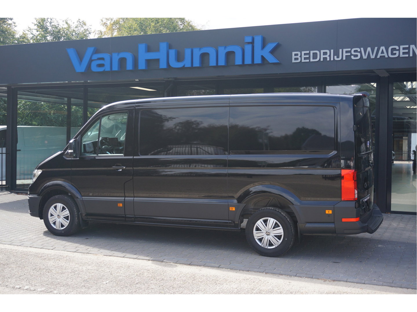 Volkswagen Crafter 35 177PK L3H2 AUT Facelift BPM VRIJ!! 13" Navi, Cam, Gev. Stoel, Alarm, LED!! NR. 344