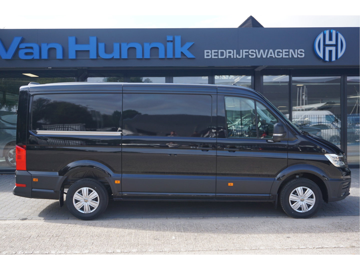 Volkswagen Crafter 35 177PK L3H2 AUT Facelift BPM VRIJ!! 13" Navi, Cam, Gev. Stoel, Alarm, LED!! NR. 344