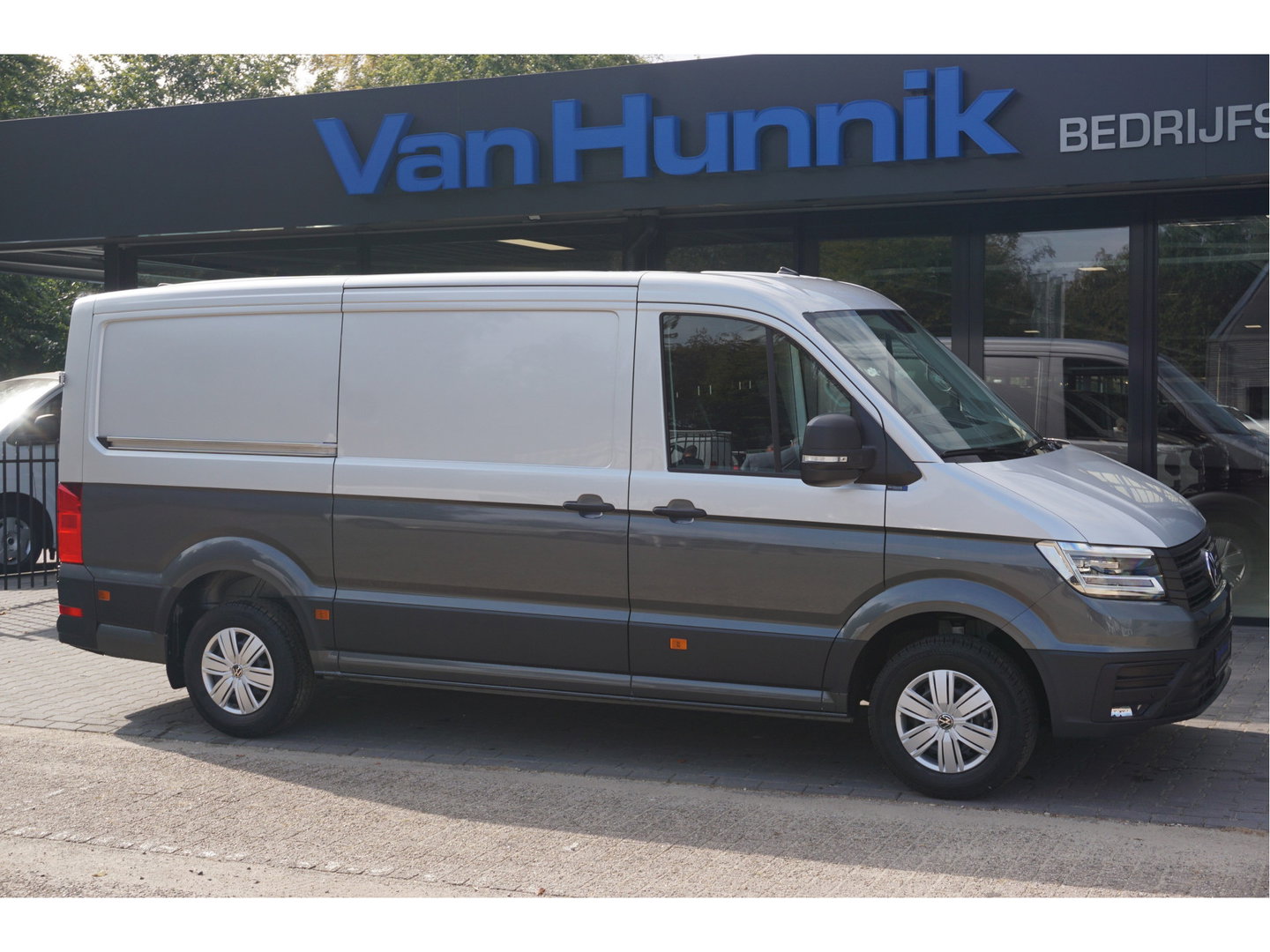Volkswagen Crafter 35 177PK L3H2 AUT BPM VRIJ!! Navi, Cam, ACC, LED, Dual Tone Lak!! NR. 872