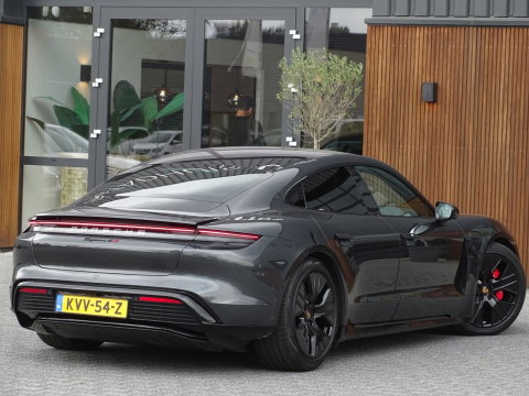 Porsche Taycan 4S 79 kWh 530PK / LED