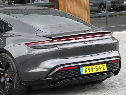 Porsche Taycan 4S 79 kWh 530PK / LED