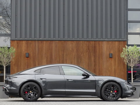 Porsche Taycan 4S 79 kWh 530PK / LED
