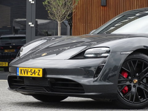 Porsche Taycan 4S 79 kWh 530PK / LED
