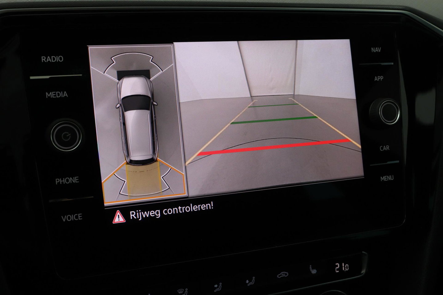 Volkswagen Passat Variant 1.4 TSI PHEV GTE Business | Massage | Panoramadak | 360° Camera | ACC | Standkachel | DCC | Matrix LED